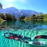 Le Valaisan pratique l'apnée en piscine mais aussi dans toutes sortes de lacs